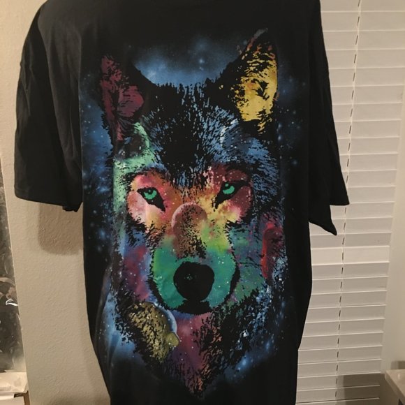 Liquid Blue Cosmic Wolf T Shirt  1X  24-25 Inches Across  NWT  Box LB1 - Picture 6 of 6